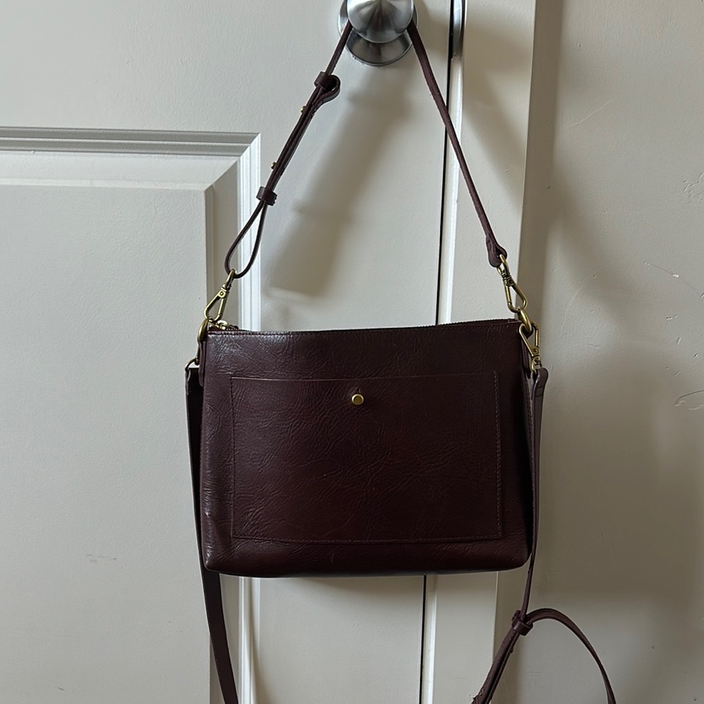 Elegant Brown Leather Shoulder Bag